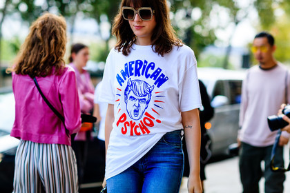atmosphere details, blue denim, denim pants, detail, drawings, fashion week, frenchystyle, FW, hari nef, horizontal, jeans, jonathan paciullo, PARIS, PFW, printed t shirt, SPRING SUMMER 2017, SS 17, street style, sunglasses, trousers, white t shirt