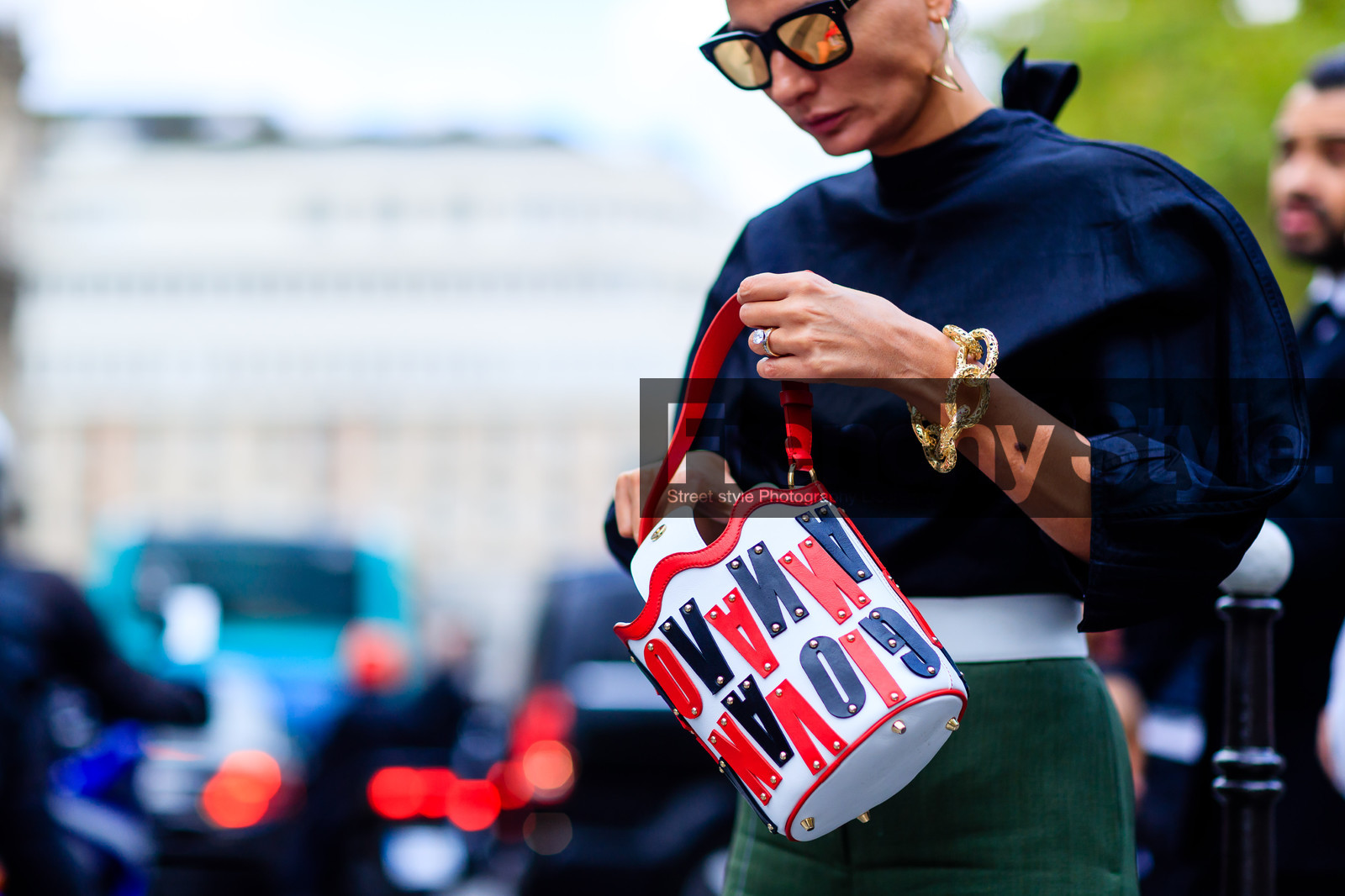 atmosphere details, black top, bracelet, detail, fashion week, frenchystyle, FW, giovanna battaglia, graphic bag, green pants, horizontal, jonathan paciullo, leather bag, leather belt, message, PARIS, PFW, red bag, SPRING SUMMER 2017, SS 17, street style, sunglasses, trousers, white belt, wide pants
