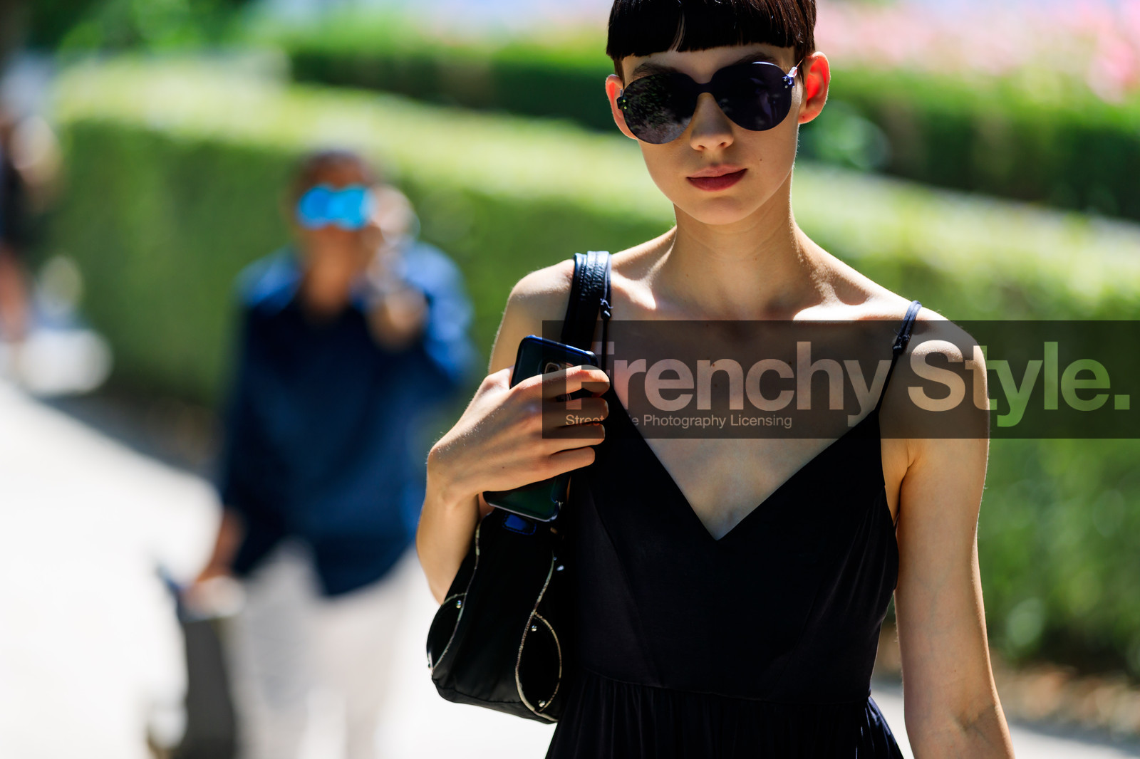 black bag, black top, iphone, leather bag, sunglasses, fashion week, frenchystyle, FW, jonathan paciullo, street style, PFW, PARIS, horizontal, atmosphere details, detail, model, AUTUMN WINTER 2018-2019, FALL WINTER 2018-2019, FW 18-19
