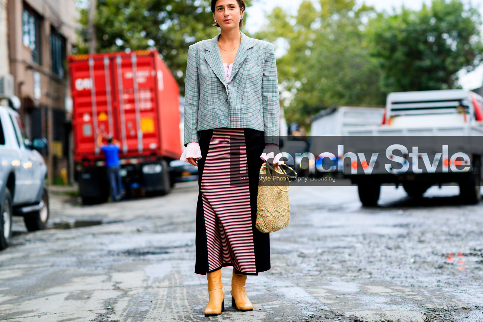 beige bag, blazer, camel boots, graphic jacket, graphic skirt, grey jacket, high heels, leather bag, leather shoes, printed jacket, red skirt, striped skirt, street style, jonathan paciullo, FW, frenchystyle, fashion week, NYFW, NEW YORK, SPRING SUMMER 2019, SS 19, atmosphere details, horizontal, detail
