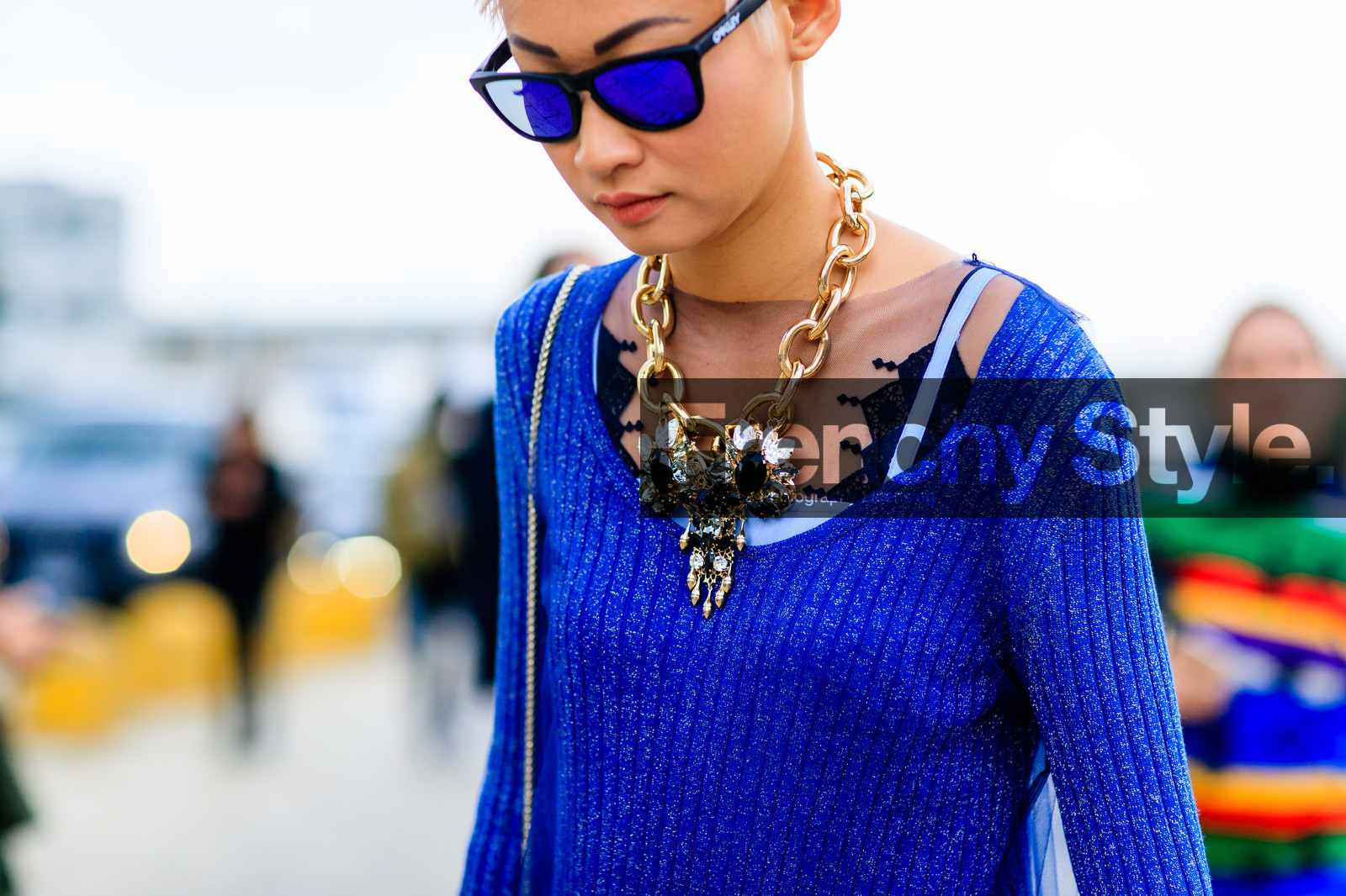 atmosphere details, blue sweater, detail, esther quek, fashion week, frenchystyle, FW, golden jewelry, horizontal, jonathan paciullo, MFW, MILAN, necklace, SPRING SUMMER 2017, SS 17, street style, sunglasses