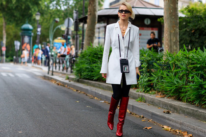 black bag, blazer, graphic bag, high boots, high heels, leather bag, leather shoes, necklace, off white, prada, printed bag, red boots, sunglasses, tights, white jacket, fashion week, frenchystyle, FW, jonathan paciullo, street style, PFW, PARIS, horizontal, atmosphere details, full length, AUTUMN WINTER 2018-2019, FALL WINTER 2018-2019, FW 18-19, caro daur