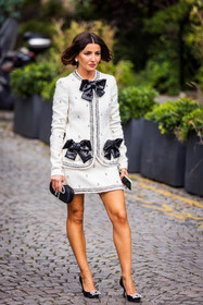 Alexandra Pereira, bicolor, black and white, black heels, black pouch, bow, floral, flower, heels, jacket, manolo blahnik heels, pouch, print, printed jacket, printed skirt, sequin, skirt, statement shoes, strass, white jacket, white skirt, fashion week, frenchystyle, FW, jonathan paciullo, street style, PFW, PARIS, SPRING SUMMER 2022, SS 22, vertical, full length