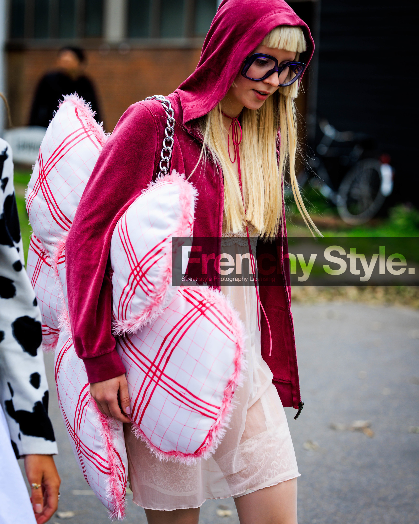 street style, jonathan paciullo, FW, frenchystyle, fashion week, COPENHAGEN, CPHFW, SPRING SUMMER 2024, SS 24, vertical, atmosphere details, detail