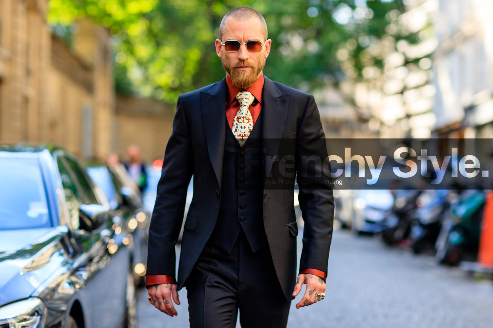 atmosphere details, AUTUMN WINTER 2016-2017, AW 16-17, black jacket, black pants, black suit, blazer, detail, FALL WINTER 2016-2017, fashion week, frenchystyle, FW, FW 16-17, HAUTE COUTURE, horizontal, jonathan paciullo, justin o'shea, MENSWEAR, orange shirt, PARIS, PFW, street style, sunglasses, tattoos, three pieces suit, trousers