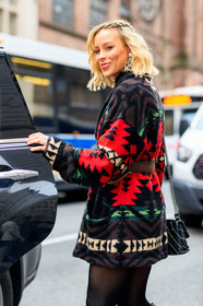 black bag, brown belt, earrings, graphic jacket, leather bag, multicolor jacket, printed jacket, ralph lauren, tights, frenchystyle, jonathan paciullo, street style, NYFW, NEW YORK, AUTUMN WINTER 2019-2020, AW 19-20, FALL WINTER 2019-2020, FW 19-20, fashion week, FW, vertical, atmosphere details, detail