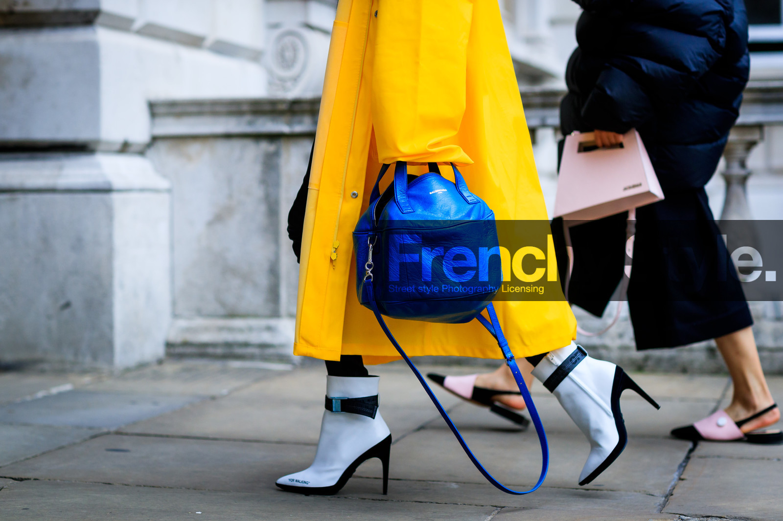 atmosphere details, balenciaga, black jacket, blazer, blue bag, detail, fashion week, frenchystyle, FW, high heels, horizontal, jonathan paciullo, leather bag, leather shoes, LFW, LONDON, off white, SPRING SUMMER 2018, SS 18, street style, white boots, yellow coat
