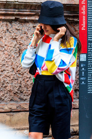 black hat, black shorts, patchwork pullover, white pullover, light blue pullover, multicolor pullover, bermuda pants, street style, jonathan paciullo, FW, frenchystyle, fashion week, MFW, MILAN, SPRING SUMMER 2021, SS 21, vertical, detail