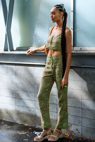 cropped top, laced top, sleeveless top, tank top, green pants, green top, printed top, printed pants, laced pants, multi rings, lucky charm bracelet, multicolor ring, stone ring, plaited hair, ponytail, ponytail, fashion week, frenchystyle, FW, jonathan paciullo, street style, PFW, PARIS, AUTUMN WINTER 2021-2022, FALL WINTER 2021-2022, FW 21-22, vertical, full length, model