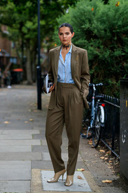 doina ciobanu, kaki suits, kaki jacket, kaki pants, loose jacket, loose pants, carrot pants, tatoo, animal tatoo, light blue shirt, squared toed shoes, beige polish boots, high heels boots, fashion week, frenchystyle, FW, jonathan paciullo, street style, vertical, full length