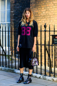 basketball jersey, black shoes, black skirt, black top, floral, flowers, graphic bag, leather bag, leather shoes, printed bag, printed boots, veronika heilbrunner, fashion week, frenchystyle, FW, jonathan paciullo, street style, LFW, LONDON, SPRING SUMMER 2019, SS 19, vertical, full length
