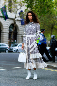 black and white, floral, flowers, graphic dress, high heels, leather bag, leather shoes, printed dress, white bag, white boots, fashion week, frenchystyle, FW, jonathan paciullo, street style, LFW, LONDON, SPRING SUMMER 2019, SS 19, vertical, full length