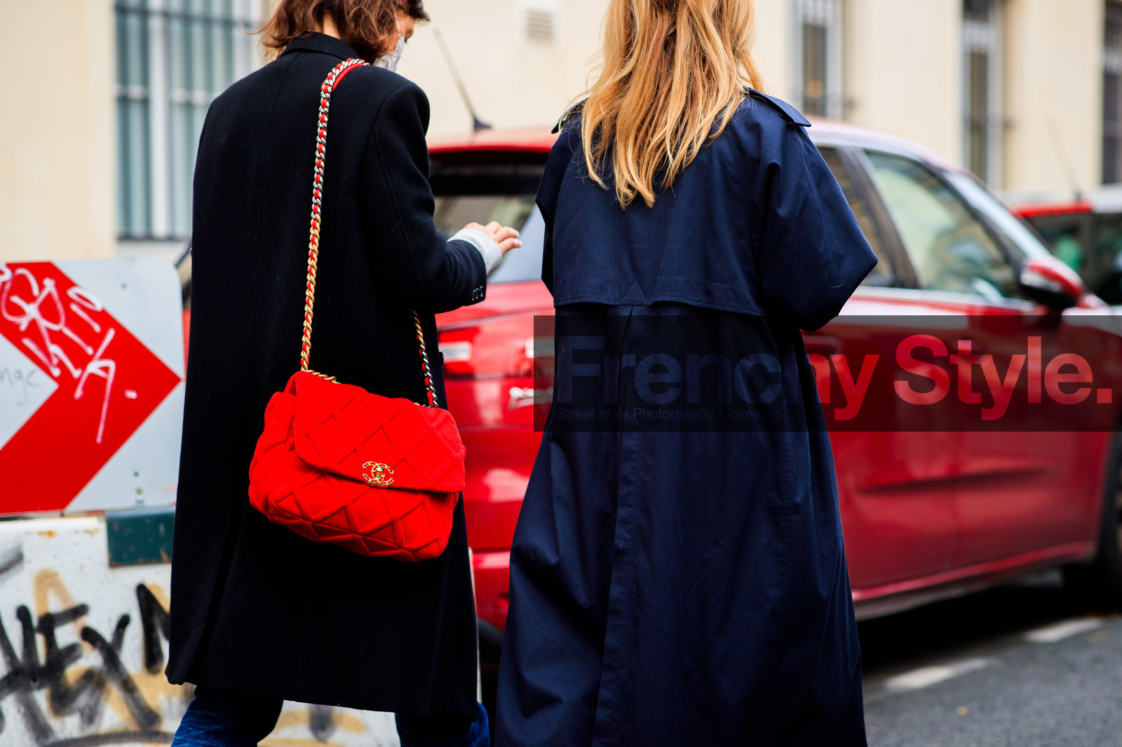 back details, bag detail, red bag, shoulder bag, quilted bag, chanel bag, fashion week, frenchystyle, FW, jonathan paciullo, street style, PFW, PARIS, SPRING SUMMER 2021, SS 21, horizontal, atmosphere details, detail