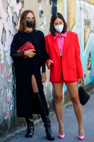 black top, black pullover, black skirt, black leather boots, split skirt, long skirt, high boots, short sleeves top, short sleeves pullover, woolen top, woolen skirt, red leather bag, studs bag, quilted bag, valentino bag, valentino look, valentino skirt, valentino top, valentino shirt, black shirt, organza shirt, red jacket, red skirt, pink shirt, pink leather pumps, black bag, bucket bag, prada bag, mini skirt, covid face mask, evangelie smyrniotaki, Tiffany Hsu, street style, jonathan paciullo, FW, frenchystyle, fashion week, MFW, MILAN, SPRING SUMMER 2021, SS 21, vertical, full length