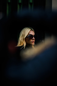 details, dark sunglasses, carolina herrera sunglasses, tina leung, fashion week, frenchystyle, FW, jonathan paciullo, street style, NYFW, NEW YORK, AUTUMN WINTER 2022-2023, FALL WINTER 2022_2023, FW 22-23, vertical, atmosphere details