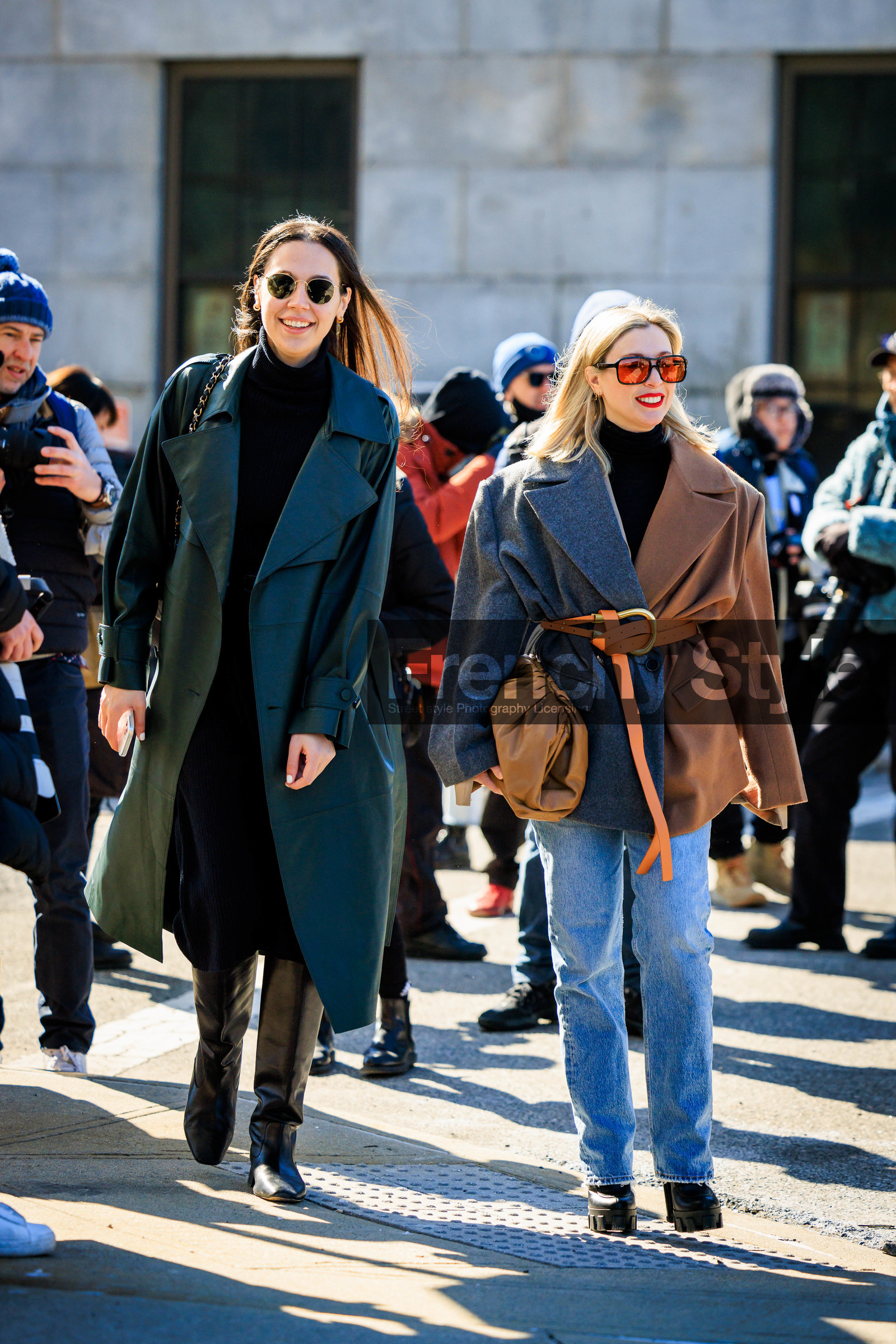 details, full black look, black pants, white striped pants, corail belt, long black coat, black trench, black sunglasses, pilot sunglasses, 70s sunglasses, leather trench coat, black turtleneck, brown pouch, bottega veneta bag, bottega veneta pouch, oversized coat, jeans, leather platform boots, black boots, leather boots, straight cut jeans, dual toned blazer, street style, jonathan paciullo, FW, frenchystyle, fashion week, NYFW, NEW YORK, AUTUMN WINTER 2022-2023, FALL WINTER 2022_2023, FW 22-23, vertical, full length