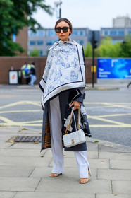beatrice gutu, monogrammed scarf, animal printed scarf, burberry scarf, printed scarf, silk scarf, burberry trench coat, burberry total look, burberry bag, blue trench coat, white pants, white leather bag, quilted bag, chain strap bag, celine sunglasses, black sunglasses, white leather sandals, fashion week, frenchystyle, FW, jonathan paciullo, street style, vertical, full length