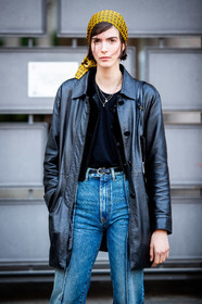 yellow scarf, printed scarf, cachemere printed scarf, hair scarf, hair details, green scarf, black leather jacket, black t-shirt, blue jeans, used jeans, street style, jonathan paciullo, FW, frenchystyle, fashion week, MFW, MILAN, SPRING SUMMER 2021, SS 21, vertical, detail, model