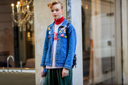 atmosphere details, AUTUMN WINTER 2017-2018, AW 17-18, blue denim, denim pants, detail, FALL WINTER 2017-2018, fashion week, frenchystyle, FW, FW 17-18, green pants, horizontal, jonathan paciullo, lily nova, MFW, MILAN, model, pins, red sweater, street style, trousers, white top