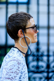 atmosphere details, detail, earrings, fashion week, frenchystyle, FW, jonathan paciullo, lace dress, NEW YORK, NYFW, pearls, short hair, SPRING SUMMER 2018, SS 18, street style, sunglasses, vertical, white dress