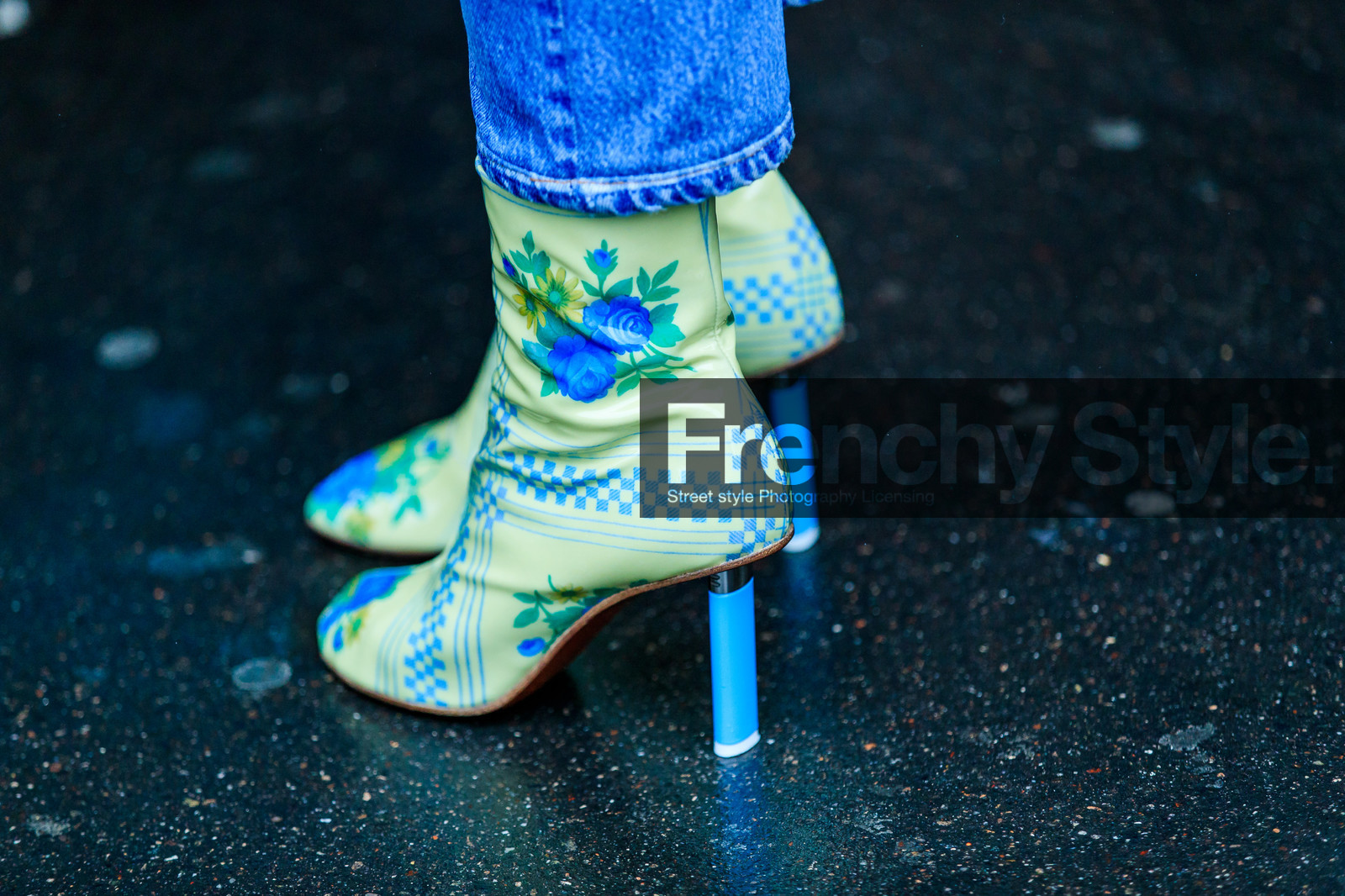 atmosphere details, AUTUMN WINTER 2016-2017, AW 16-17, blue denim, denim pants, detail, FALL WINTER 2016-2017, fashion week, floral, flower, frenchystyle, FW, FW 16-17, HAUTE COUTURE, high heels, horizontal, jeans, jonathan paciullo, leather boots, MENSWEAR, PARIS, PFW, printed boots, street style, trousers, varnished leather shoes, vêtements, yellow boots