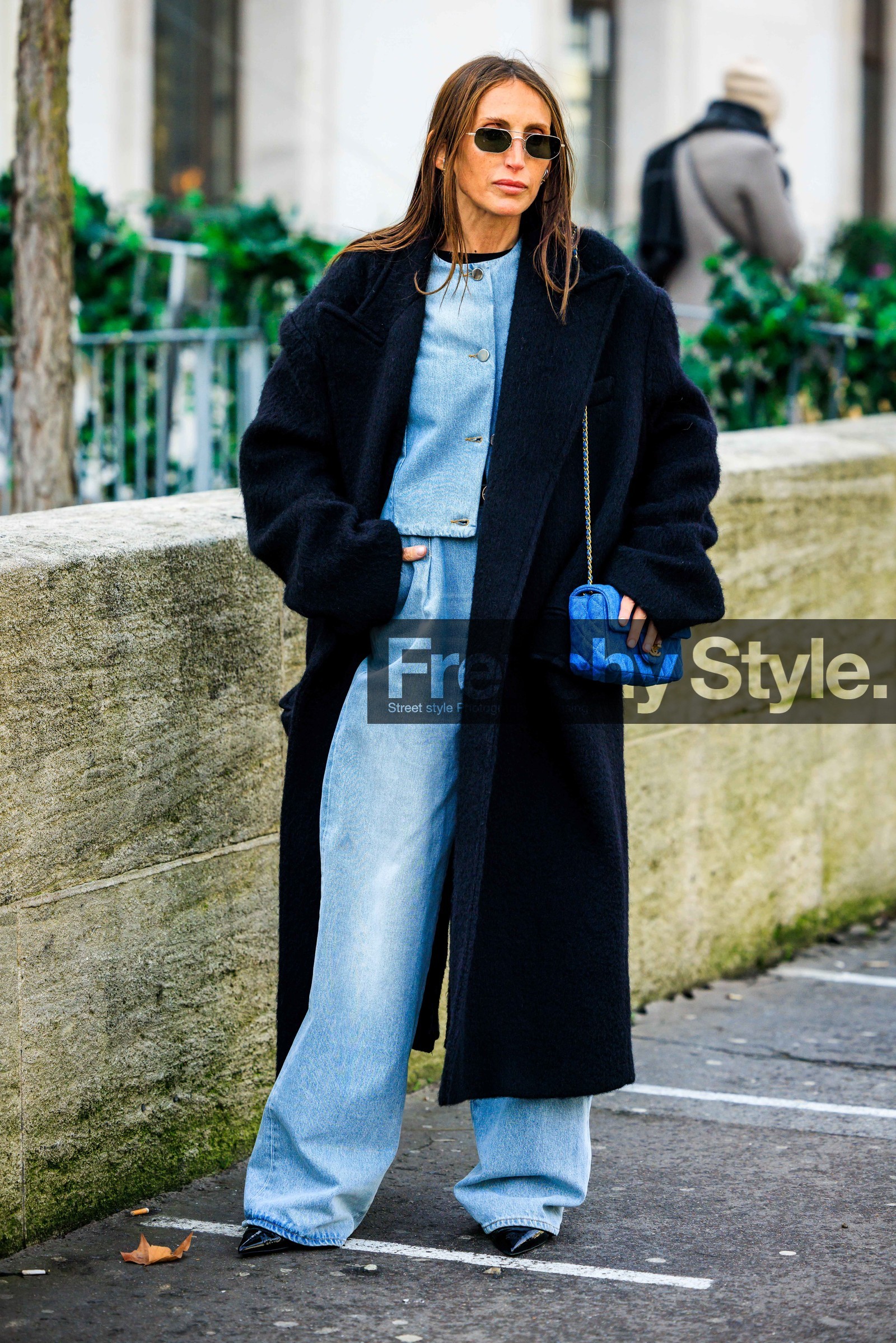 black coat, fluffy coat, black sunglasses, silver earrings, pastel blue cardigan, buttoned cardigan, light blue jeans, baggy jeans, chanel bag, blue handbag, small bag, black heels, black shoes, fashion week, frenchystyle, FW, jonathan paciullo, street style, PFW, PARIS, menswear, AUTUMN WINTER 2022-2023, FALL WINTER 2022-2023, FW 22-23, full length, vertical