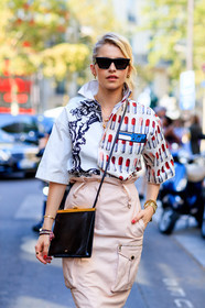 beige skirt, black bag, bracelet, céline, golden jewelry, graphic shirt, leather bag, prada, printed shirt, sunglasses, white shirt, fashion week, frenchystyle, FW, jonathan paciullo, street style, PFW, PARIS, vertical, detail, atmosphere details, AUTUMN WINTER 2018-2019, FALL WINTER 2018-2019, FW 18-19, caro daur