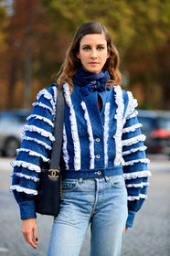 chris hermann, denim, denim jacket, light blue jeans, blue jeans, ruffle jacket, striped jacket, button jacket, white jacket, blue scarf, make up, make up details, chanel jacket, PARIS, PFW, fashion week, frenchystyle, FW, jonathan paciullo, street style, SPRING SUMMER 2021, SS 21, vertical, atmosphere details, detail, model