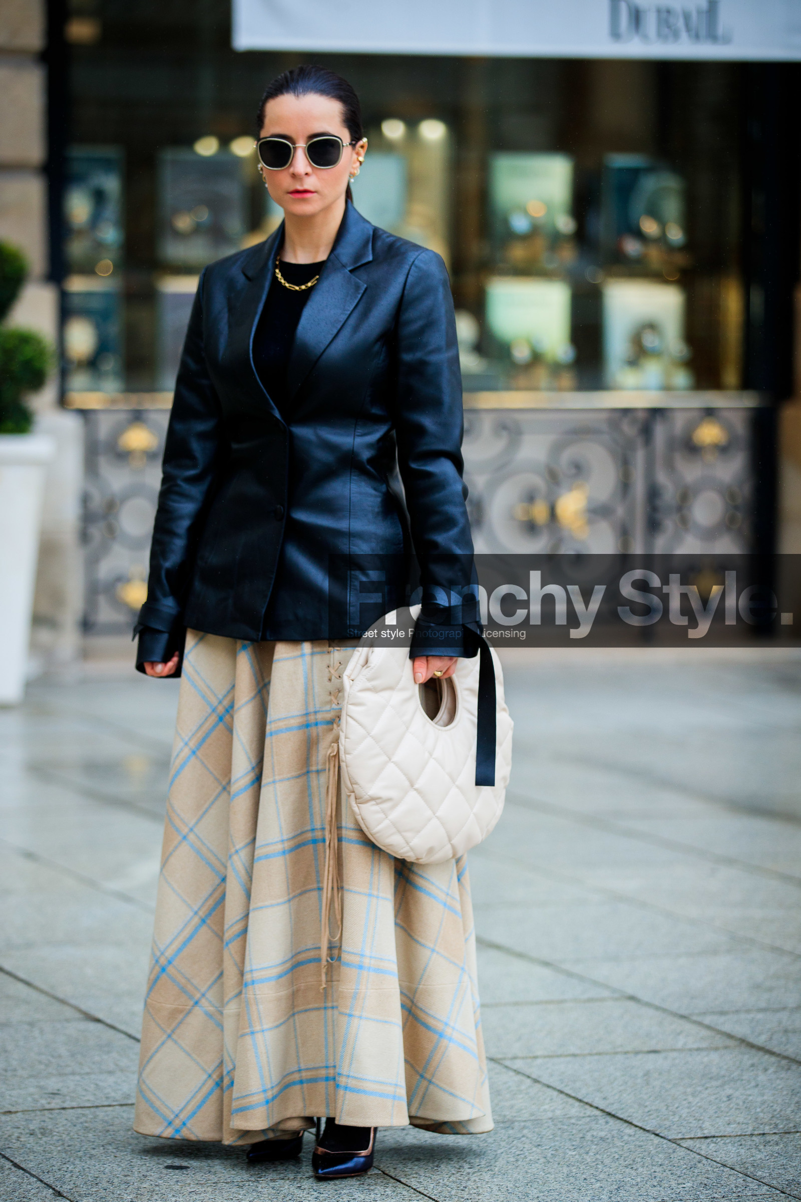 julia comil, black leather jacket, white leather bag, light beige leather bag, round shape bag, quilted bag, beige skirt, long skirt, checked skirt, plaid skirt, light blue skirt, metalic frame sunglasses, fashion week, frenchystyle, FW, jonathan paciullo, street style, PFW, PARIS, SPRING SUMMER 2021, SS 21, vertical, full length