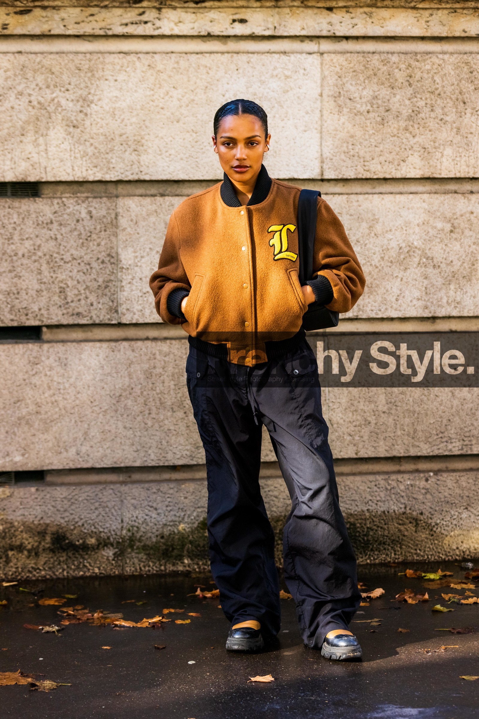 badge, black pants, bomber, brown bomber, brown jacket, Chili Dia, jacket, lacoste look, large pants, pants, lacoste, fashion week, frenchystyle, FW, jonathan paciullo, street style, PFW, PARIS, SPRING SUMMER 2022, SS 22, vertical, full length