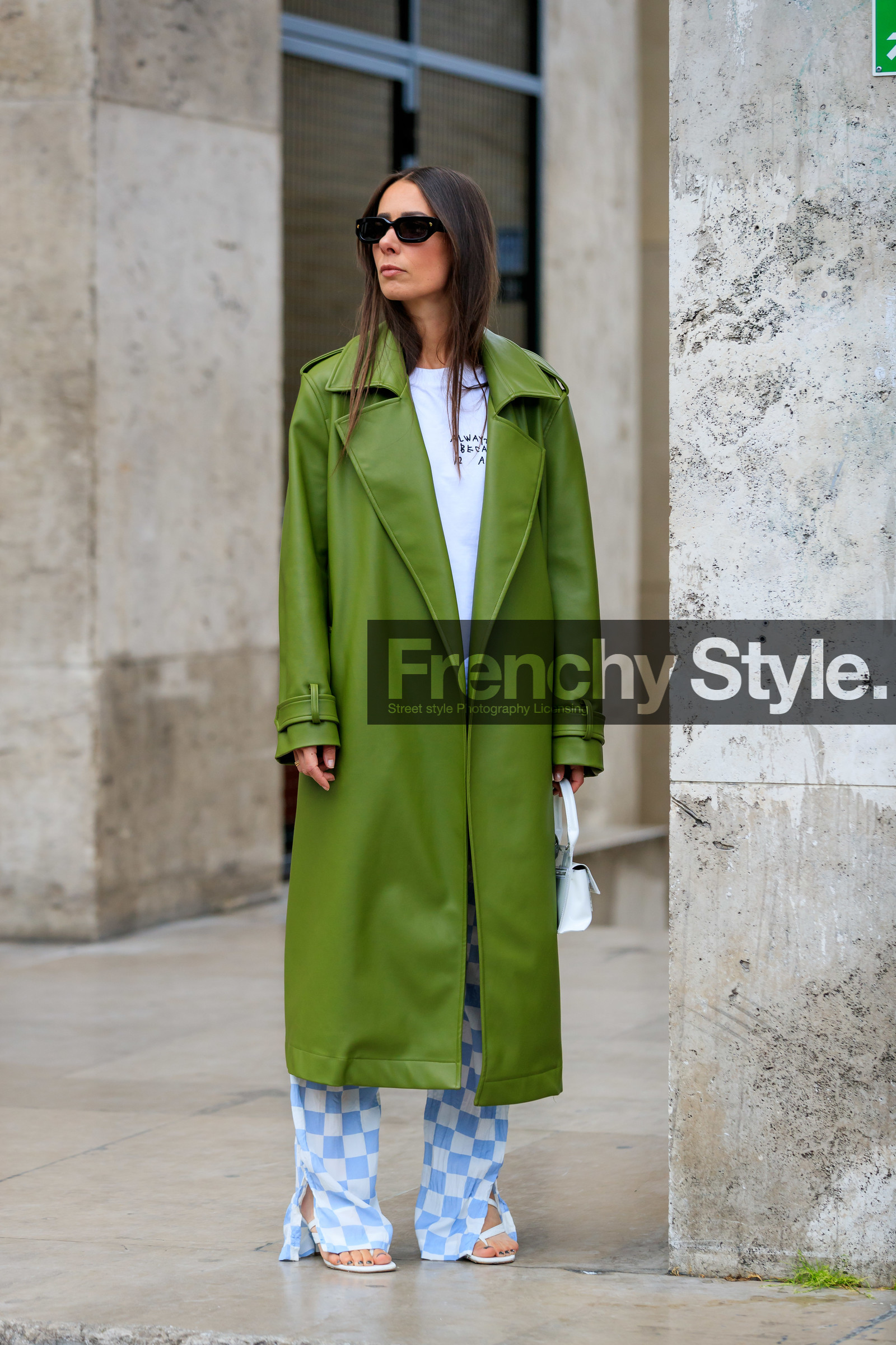 green leather coat, white t-shirt, white leather bag, mini bag, hand bag, letter printed bag, long coat, oversize coat, oversize t-shirt, checked pants, white pants, light blue pants, flare pants, silk pants, blue pants, bicolor pants, alice barbier, fashion week, frenchystyle, FW, jonathan paciullo, street style, PFW, PARIS, SPRING SUMMER 2022, SS 22, vertical, full length