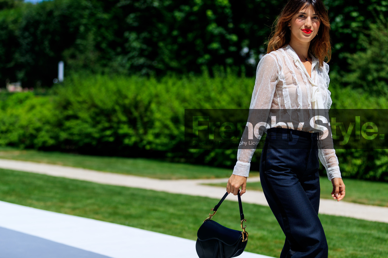 black bag, black pants, christian dior, lace, leather bag, ruffles, see through, trousers, white shirt, fashion week, frenchystyle, FW, jonathan paciullo, street style, PFW, PARIS, horizontal, atmosphere details, detail, AUTUMN WINTER 2018-2019, FALL WINTER 2018-2019, FW 18-19, jeanne damas