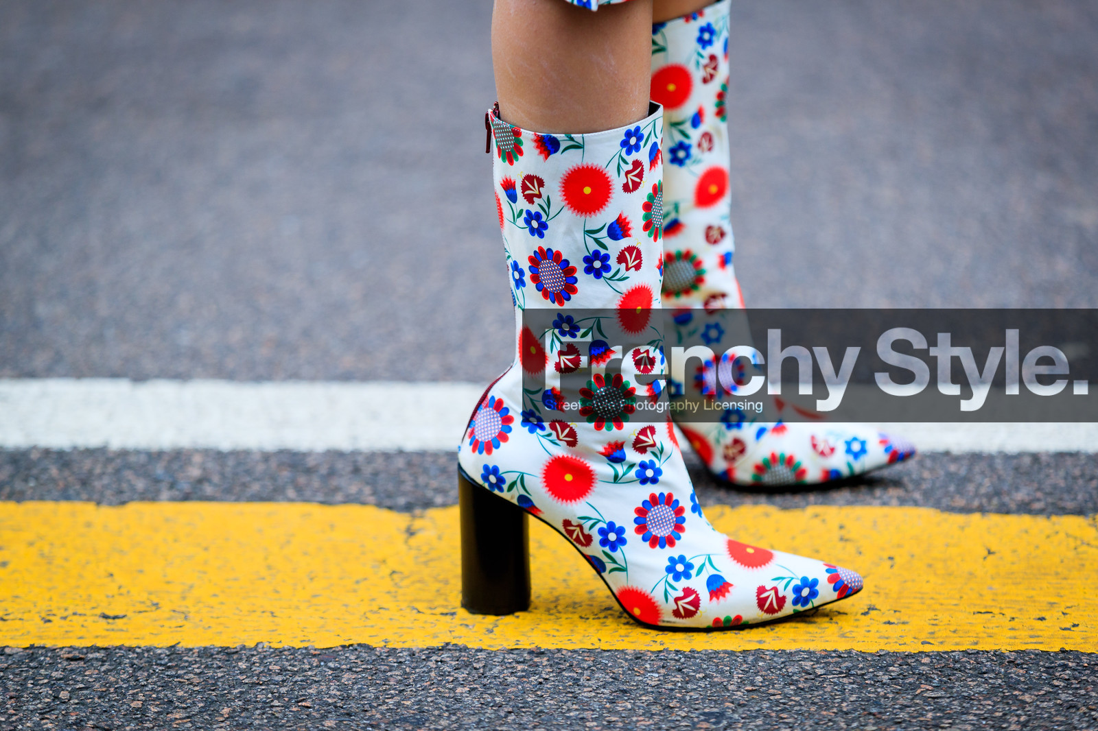 atmosphere details, AUTUMN WINTER 2017-2018, AW 17-18, detail, FALL WINTER 2017-2018, fashion week, floral, flower, frenchystyle, FW, FW 17-18, high heels, horizontal, jonathan paciullo, leather shoes, MFW, MILAN, printed boots, street style, white boots