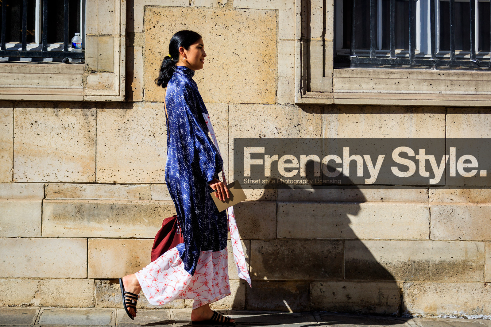 black shoes, blue dress, graphic dress, leather shoes, printed dress, fashion week, frenchystyle, FW, jonathan paciullo, street style, PFW, PARIS, horizontal, atmosphere details, full length, AUTUMN WINTER 2018-2019, FALL WINTER 2018-2019, FW 18-19, caroline issa