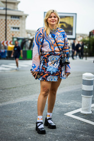 bag, black bag, black sandals, black shoes, black skirt, blue skirt, blue top, camel top, chain necklace, color, croco bag, crossbody bag, E.T print, fire print, leather bag, leather sandals, Louane   ANne Peichert, multicolor, necklace, nodaleto, print, printed skirt, printed top, skirt, sock, top, white socks, wrap skirt, fashion week, frenchystyle, FW, jonathan paciullo, street style, PFW, PARIS, SPRING SUMMER 2022, SS 22, vertical, atmosphere details