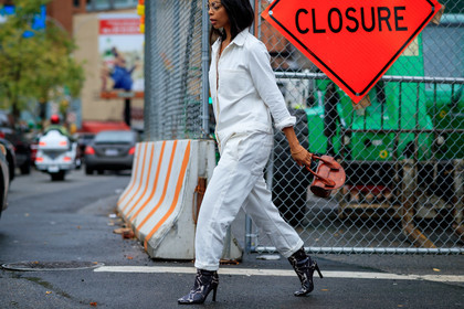 animal print, black shoes, brown bag, brown boots, denim jumpsuit, graphic shoes, high heels, leather bag, leather shoes, printed shoes, snake print, trousers, white jumpsuit, fashion week, frenchystyle, FW, jonathan paciullo, street style, NEW YORK, NYFW, SPRING SUMMER 2020, SS 20, horizontal, atmosphere details, detail