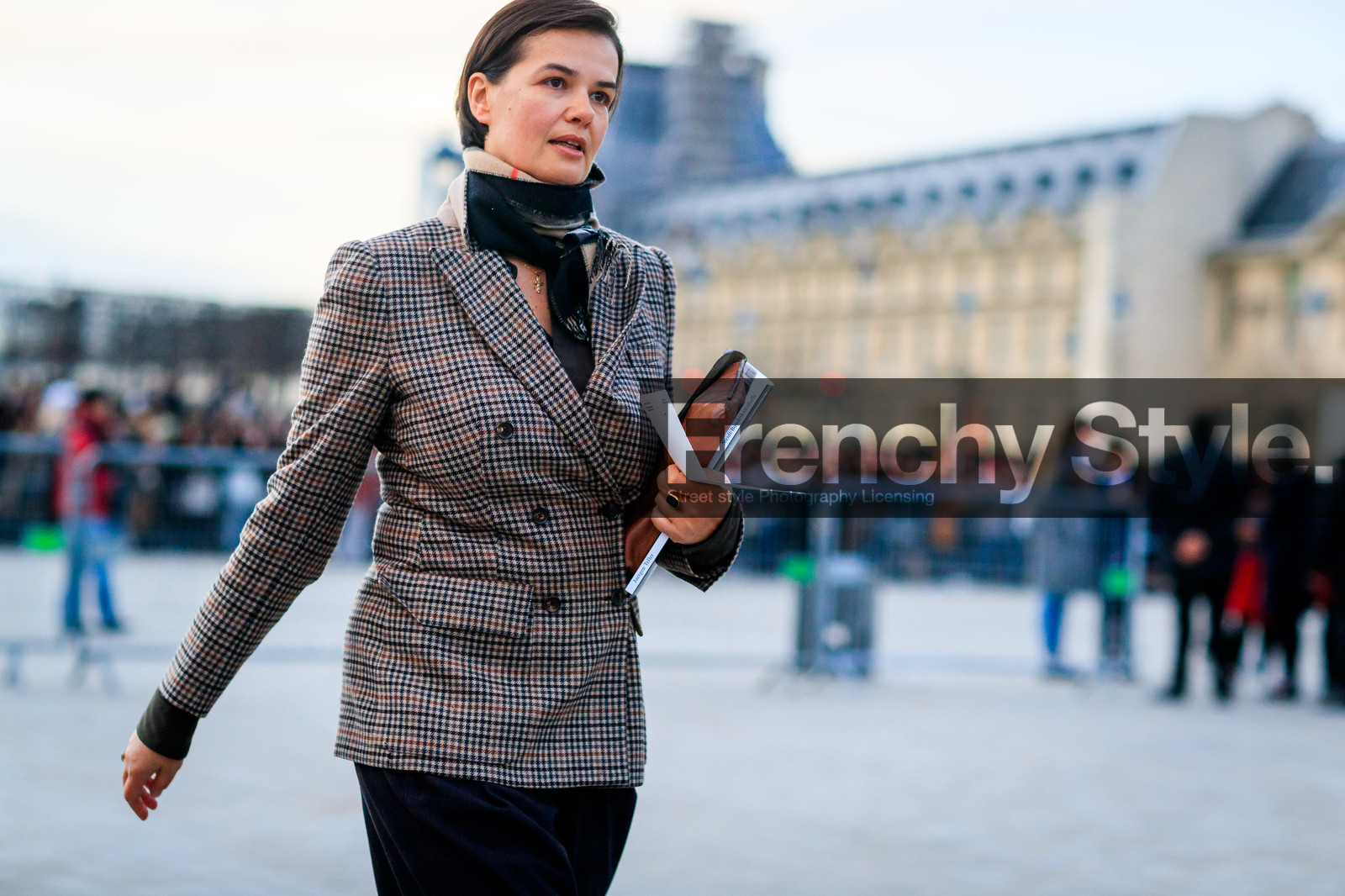atmosphere details, AUTUMN WINTER 2017-2018, AW 17-18, blazer, brown jacket, checked jacket, detail, FALL WINTER 2017-2018, fashion week, frenchystyle, FW, FW 17-18, graphic jacket, horizontal, houndstooth pattern, jonathan paciullo, PARIS, PFW, plaid, printed jacket, street style, trousers