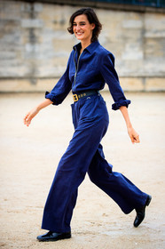 nine d'urso, navy blue jumpsuit, zipped jumpsuit, belted jumpsuit, long sleeves jumpsuit, black leather belt, dior jumpsuit, flare jumpsuits, fashion week, frenchystyle, FW, jonathan paciullo, street style, PFW, PARIS, SPRING SUMMER 2021, SS 21, vertical, full length