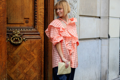 checked, pink top, plaid, ruffles, PFW, fashion week, frenchystyle, FW, jonathan paciullo, street style, PARIS, horizontal, atmosphere details, detail, AUTUMN WINTER 2018-2019, FALL WINTER 2018-2019, FW 18-19, vika gazinskaya