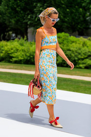basket, beige shoes, blue skirt, blue top, floral, flowers, graphic bag, graphic dress, graphic skirt, graphic top, headscarf, high heels, leather bag, leather shoes, printed bag, printed dress, printed skirt, printed top, red lips, stripes, sunglasses, turquoise, fashion week, frenchystyle, FW, jonathan paciullo, street style, PFW, PARIS, vertical, full length, AUTUMN WINTER 2018-2019, FALL WINTER 2018-2019, FW 18-19, natalie joos