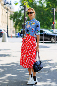 black bag, blue shirt, chanel, checked, graphic shirt, graphic skirt, leather bag, leather shoes, plaid, printed shirt, printed skirt, red skirt, sunglasses, white boots, fashion week, frenchystyle, FW, jonathan paciullo, street style, PFW, PARIS, vertical, full length, AUTUMN WINTER 2018-2019, FALL WINTER 2018-2019, FW 18-19, alexandra golovanoff