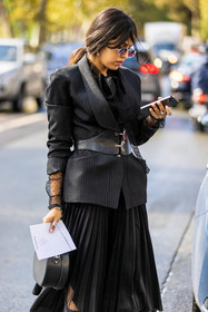 bag, belt, black bag, black shirt, black skirt, blazer, grey blazer, large belt, leather belt, pleated skirt, plumetis, skirt, smartphone, striped blazer, stripes, tie shirt, street style, jonathan paciullo, FW, frenchystyle, fashion week, PFW, PARIS, SPRING SUMMER 2022, SS 22, vertical, atmosphere details