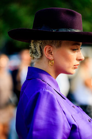 braids, caroline vreeland, earrings, purple dress, purple hat, fashion week, frenchystyle, FW, jonathan paciullo, street style, MFW, MILAN, SPRING SUMMER 2019, SS 19, vertical, atmosphere details, detail