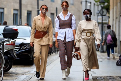 light beige jacket, light beige dress, light beige pants, light beige suits, belted jacket, belted dress, camel leather belt, belt bag, white leather belt, golden buckle belt, long sleeves dress, white shirt, red top, red pants, cropped top, sleeveless top, checked pants, checked top, layered bra, layered top, metalic frame sunglasses, aviator sunglasses, sheer sunglasses, pink sunglasses, silvered necklace, big chain necklace, multi necklace, white leather boots, cowboy boots, cropped pants, pink pumps, suede pumps, fur bag, animal skin bag, hand bag, camel leather bag, long dress, brown top, brown pants, smoked sunglasses, covid face mask, jacqueline zelwis, lois opoku, sarah lou falk, street style, jonathan paciullo, FW, frenchystyle, fashion week, MFW, MILAN, SPRING SUMMER 2021, SS 21, horizontal, atmosphere details, full length