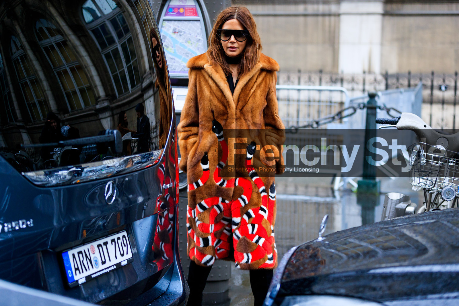 atmosphere details, AUTUMN WINTER 2017-2018, AW 17-18, brown coat, brown fur, Christine Centenera, detail, FALL WINTER 2017-2018, fashion week, frenchystyle, Fur coat, FW, FW 17-18, gucci, horizontal, jonathan paciullo, PARIS, PFW, printed coat, street style, sunglasses