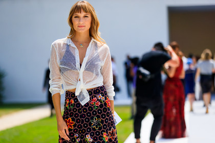 black bra, bracelet, graphic skirt, printed skirt, see through, white shirt, fashion week, frenchystyle, FW, jonathan paciullo, street style, PFW, PARIS, horizontal, atmosphere details, detail, AUTUMN WINTER 2018-2019, FALL WINTER 2018-2019, FW 18-19, ana girardot