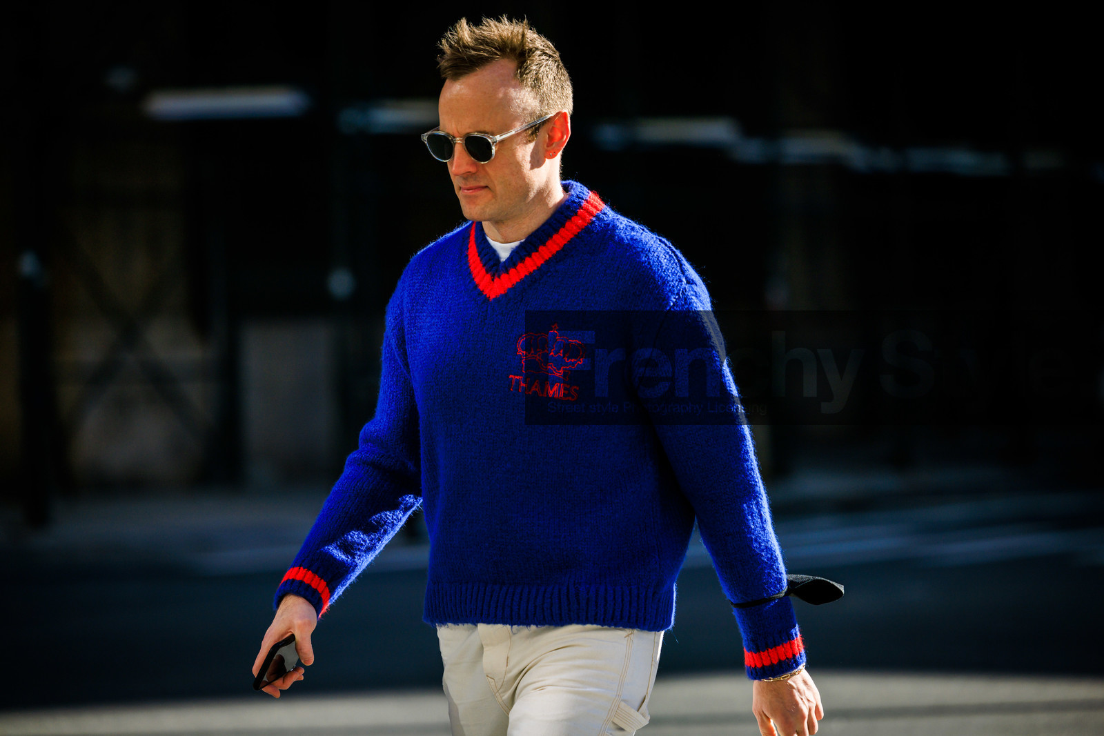 sunglasses, blue knitted pull, mens style, knitwear, knits, fashion week, frenchystyle, FW, jonathan paciullo, street style, NYFW, NEW YORK, AUTUMN WINTER 2022-2023, FALL WINTER 2022_2023, FW 22-23, atmosphere details, horizontal