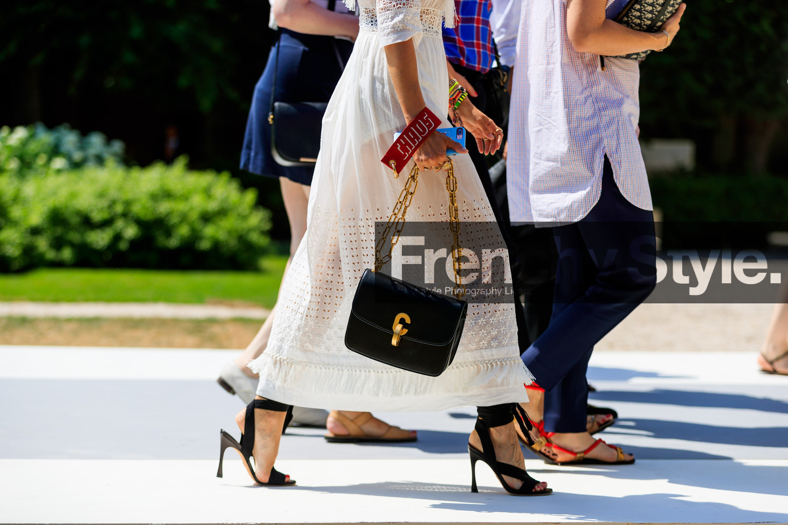 black bag, black shoes, bracelet, christian dior, graphic dress, high heels, lace dress, leather bag, leather shoes, printed dress, white dress, fashion week, frenchystyle, FW, jonathan paciullo, street style, PFW, PARIS, horizontal, atmosphere details, detail, AUTUMN WINTER 2018-2019, FALL WINTER 2018-2019, FW 18-19, Charlotte Groeneveld