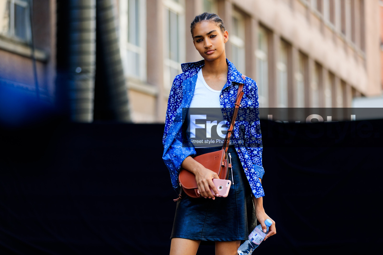 black skirt, blue shirt, brown bag, graphic shirt, iphone, leather bag, leather skirt, loewe, printed shirt, white tank top, fashion week, frenchystyle, FW, jonathan paciullo, street style, PFW, PARIS, atmosphere details, horizontal, detail, model, AUTUMN WINTER 2018-2019, FALL WINTER 2018-2019, FW 18-19