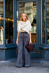 beige sweater, bordeaux, burgundy, graphic pants, grey pants, leather bag, printed pants, red bag, trousers, fashion week, frenchystyle, FW, jonathan paciullo, street style, LFW, LONDON, SPRING SUMMER 2019, SS 19, vertical, full length